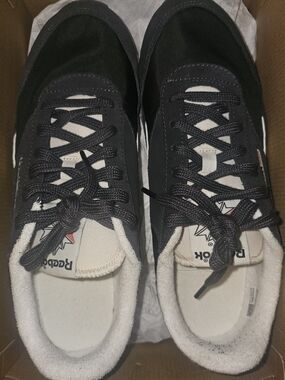 Reebok Classic AZ Black and White Sneakers